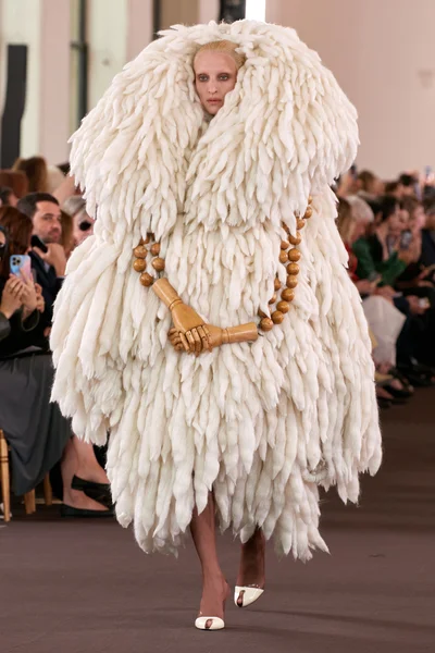 Look 14